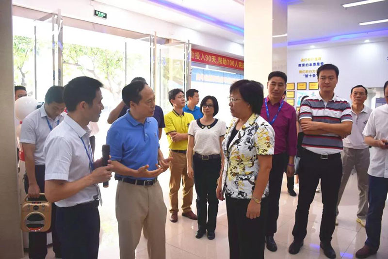 东莞市副市长喻丽君及相关领导组成的调研组到访东莞倍增企业进行调研指导01