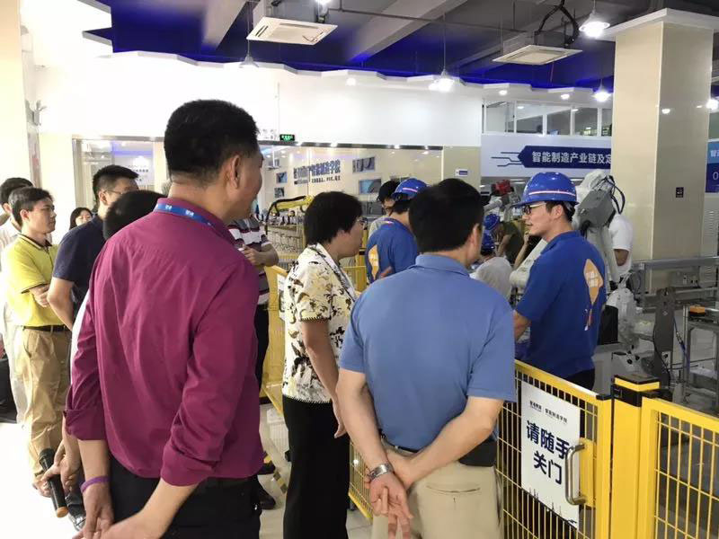 东莞市副市长喻丽君及相关领导组成的调研组到访东莞倍增企业进行调研指导07